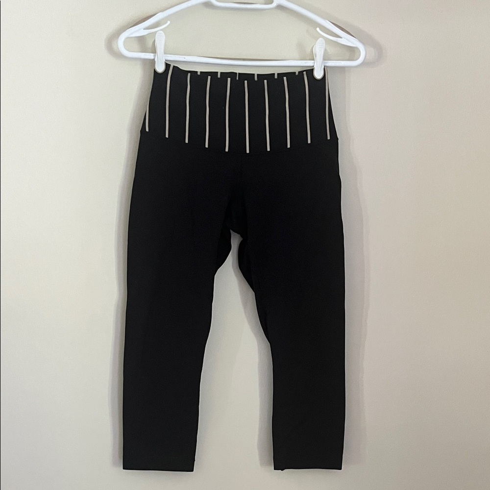 lululemon Wunder Under roll down size 6